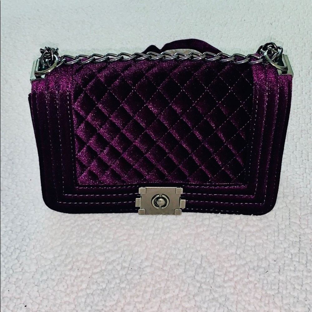 NWT Beautiful deep purple quilted cross body purse